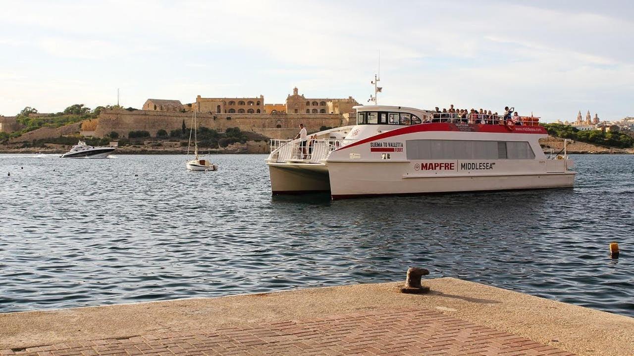 Prime Location Apartment With Side Seaviews Sliema Exterior photo
